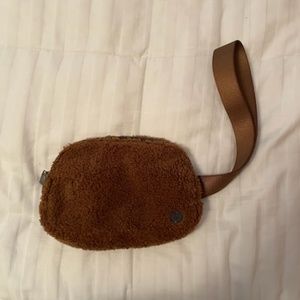 Everywhere Fleece Belt Bag
